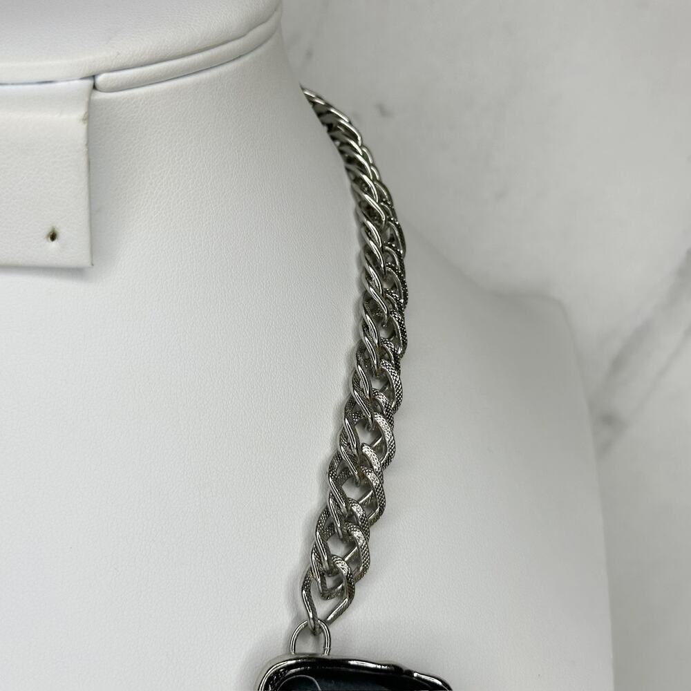 Chico's Iridescent Faceted Bib Statement Necklace Silver Tone 17.75-21.5" โจ - Picture 9 of 10